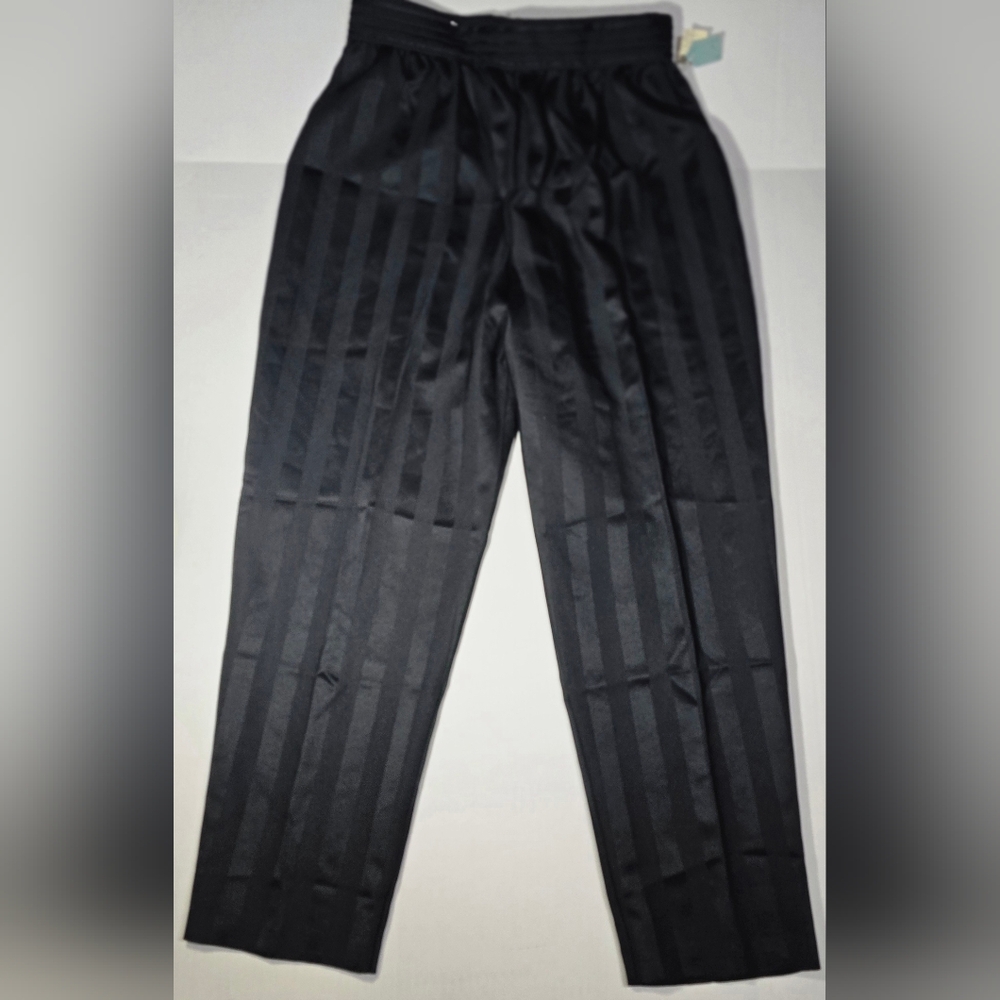 100% Polyster Black With stripes VINTAGE Size 16 From JP Collection